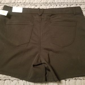 Women's Westbound khaki green NWT shorts
